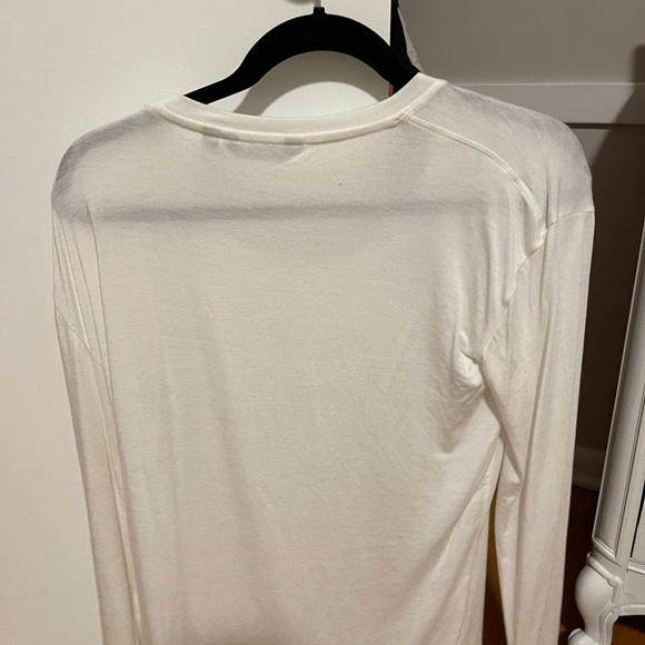 NWOT Athleta Cloudlight Longsleeve tshirt -SIZE Small - Picture 3 of 4